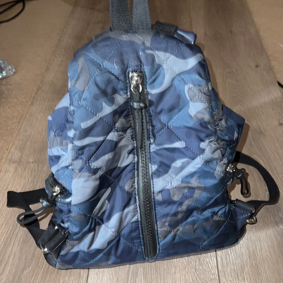 Backpack - Picture 2 of 3